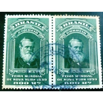 Par de selos postais do Brasil de 1939 Pedro II U
