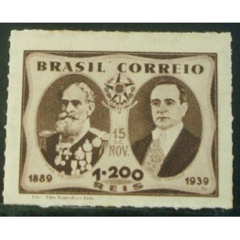 Selo postal do Brasil de 1939 Deodoro e Getúlio N