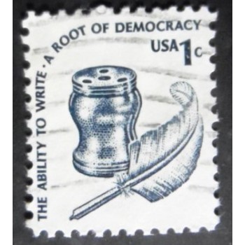 Imagem similar à do selo postal dos Estados Unidos de 1977 Inkwell and Quill AY