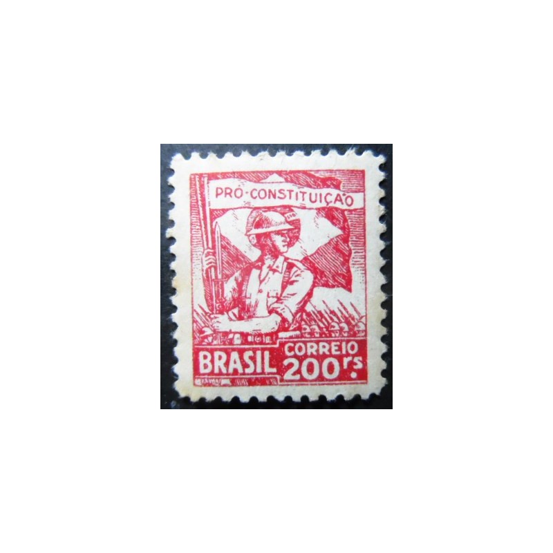 Selo Postal do Brasil de 1932 Soldado e Bandeira 200 N