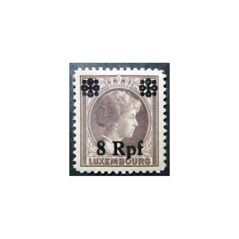 Selo postal de Luxemburgo de 1940 Grand Duchess Charlotte overprinted 8