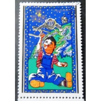 Selo postal da Coréia do Norte de 1979 Boy with model spaceman