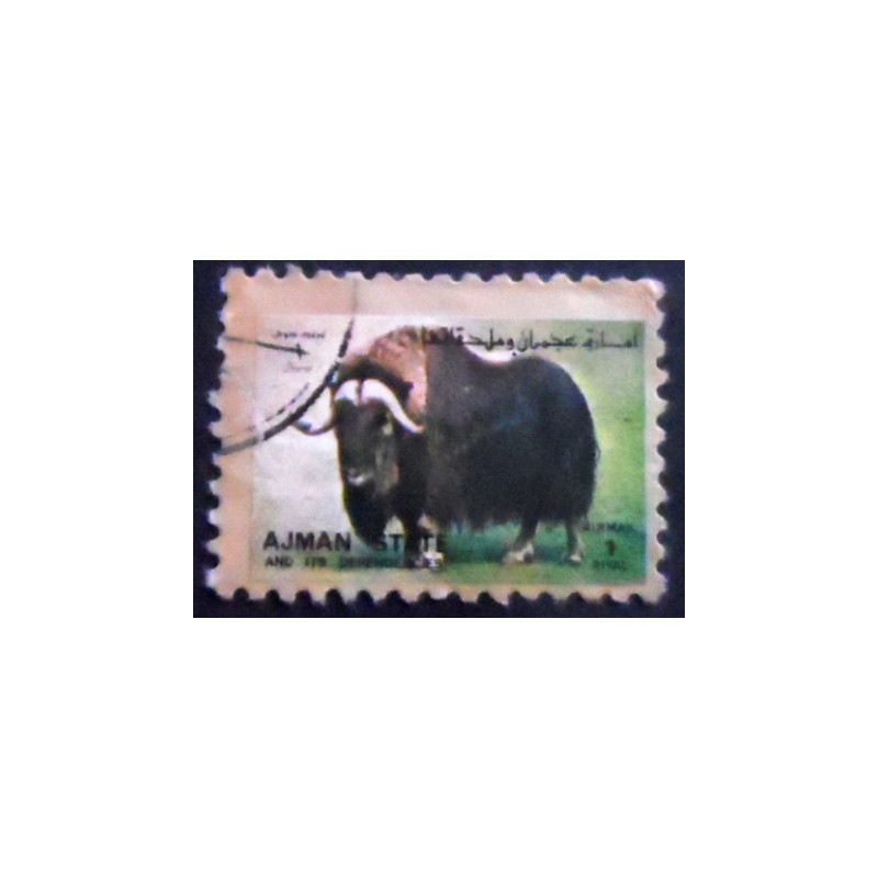 Selo postal de Ajman de 1973 Muskox