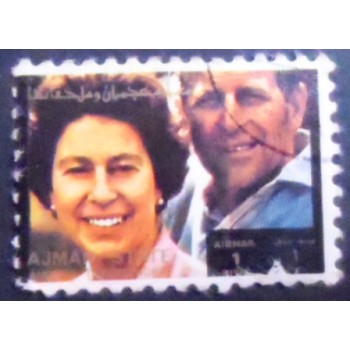 Selo postal do Emirado de Ajman de 1973 Queen Elizabeth II and Prince Philip