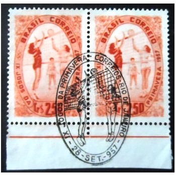 Par de selos postais do Brasil de 1957 Jogos da Primavera NCC
