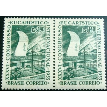 Par de selos postais do Brasil de 1955 36º Congresso Eucarístico  M