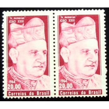 Par de selos postais do Brasil de 1964 Papa João XXIII N