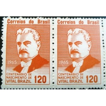 Par de selos do Brasil de 1965 Vital Brazil M