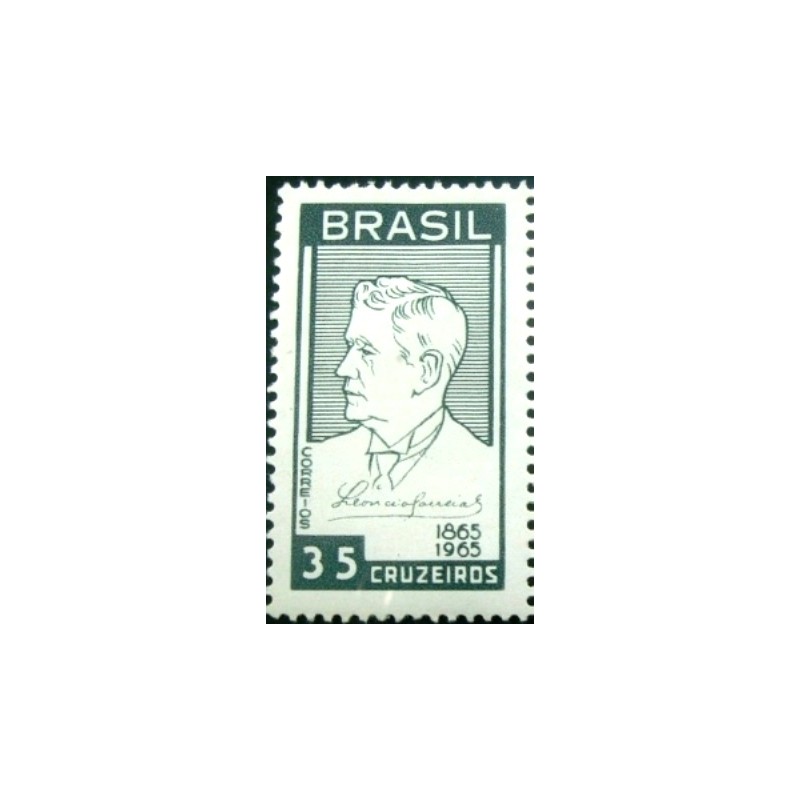 Selo postal do Brasil de 1965 Leôncio Correia M