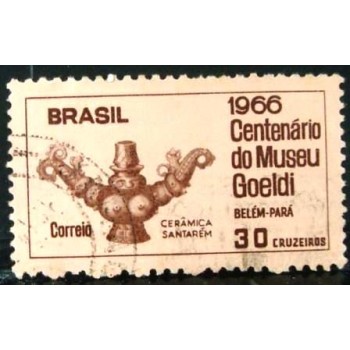 Imagem similar à do selo postal do Brasil de 1966 Museu Emilio Goelbi U
