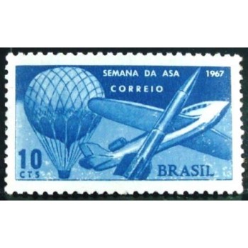 Selo postal do Brasil de 1967 Semana da Asa M