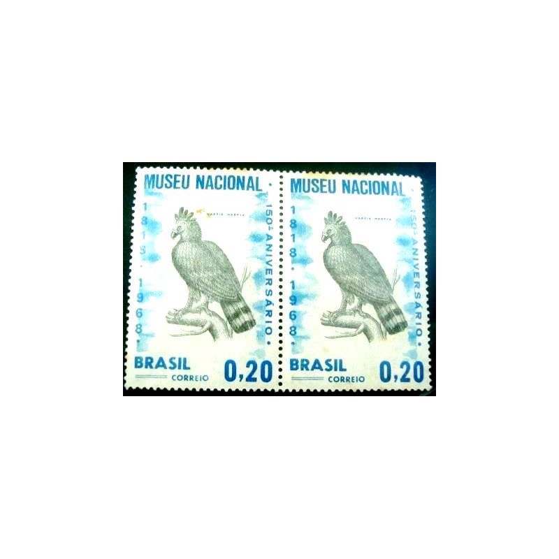 Par de selos postais do Brasil de 1968 - Harpia N