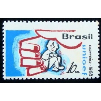 Selo postal do Brasil de 1968 UNICEF 10 M