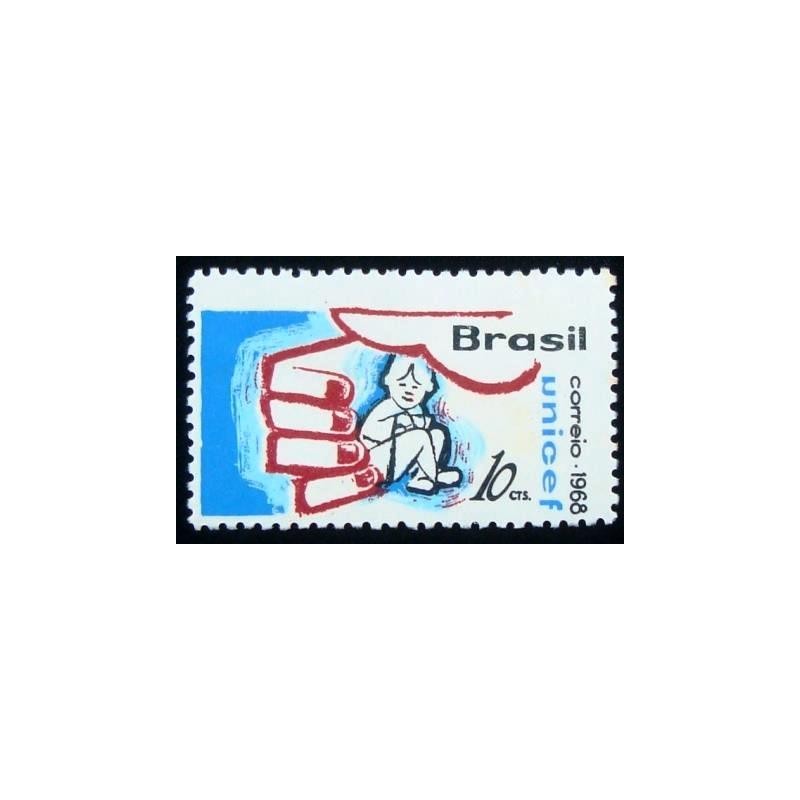 Selo postal do Brasil de 1968 UNICEF 10 M