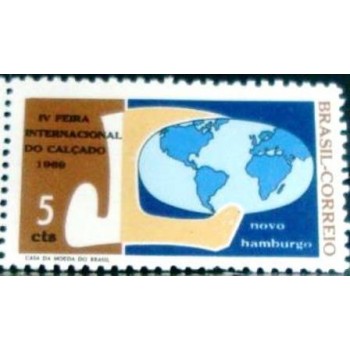 Selo postal do Brasil de 1969 Feira de Calçados M