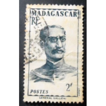 Selo postal de Madagascar de 1946 General Gallieni