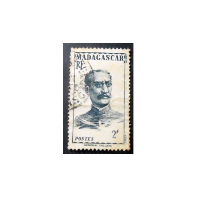 Selo postal de Madagascar de 1946 General Gallieni