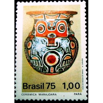 Selo postal do Brasil de 1975 Cerâmica Marajoara M