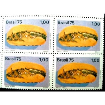 Quadra de selos postais do Brasil de 1975 - Peixe Fóssil M