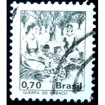 Imagem similar à do selo postal do Brasil de 1979 Quebra do Babaçu N