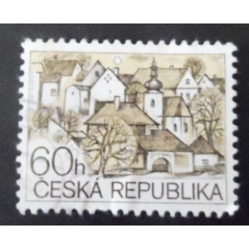 Selo postal da República Checa de 1995 Village square and church