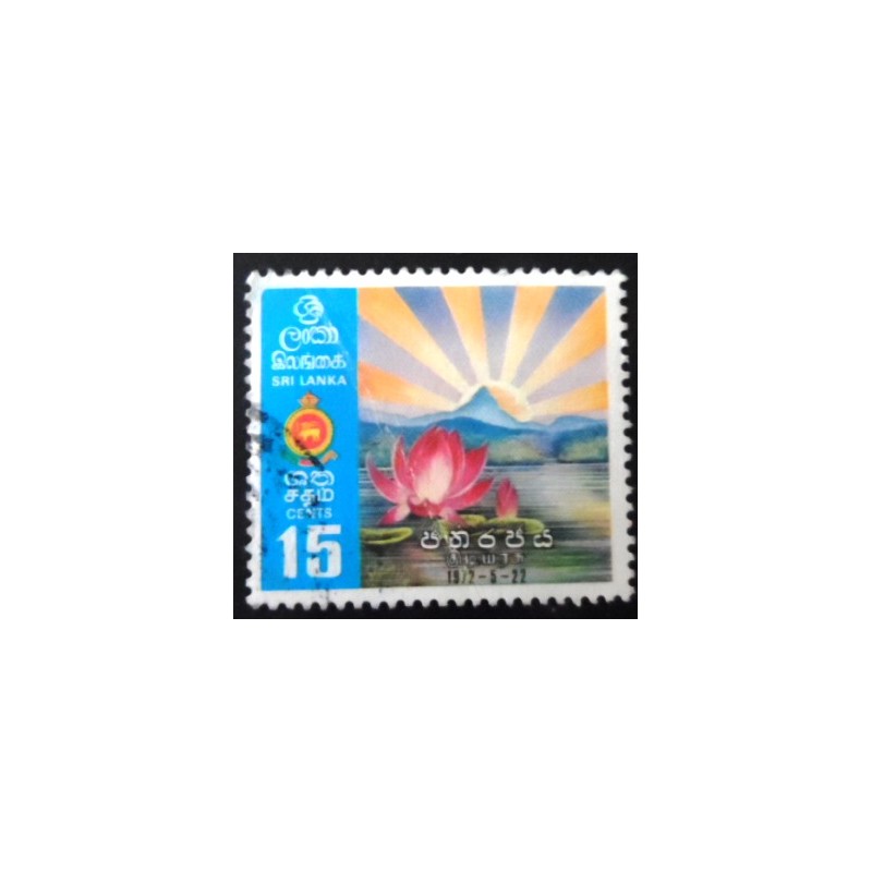 Selo postal do Sri Lanka de 1972 National Flower and Mountain U