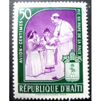 Selo postal do Haiti de 1959 Pope Pius XII with Children