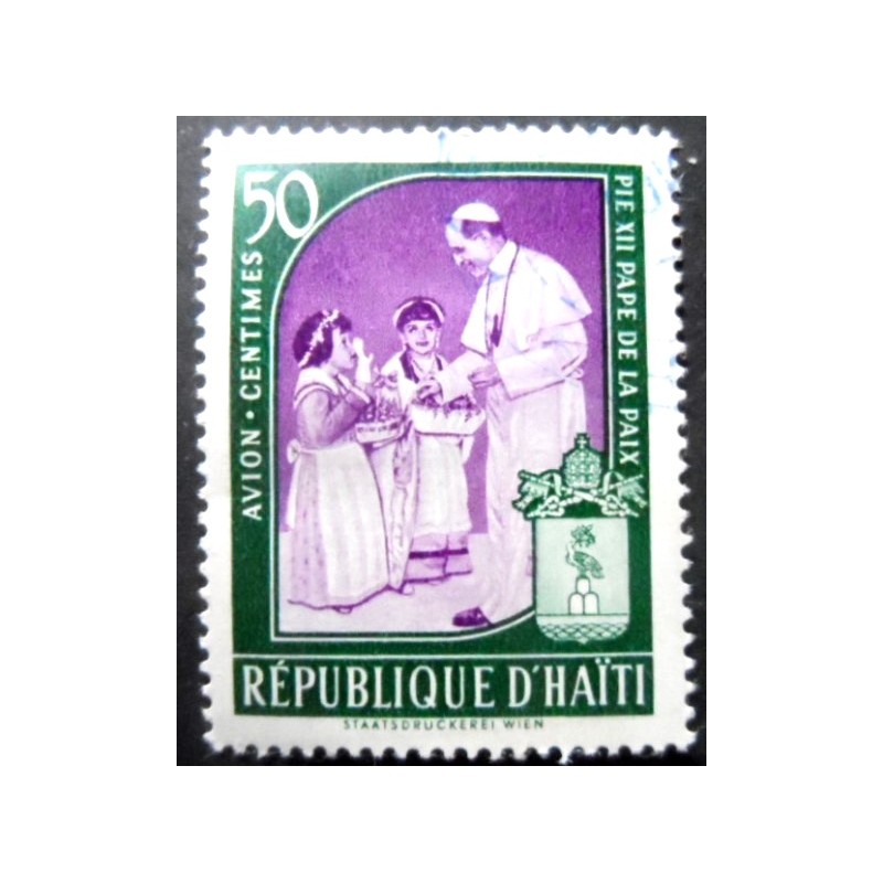 Selo postal do Haiti de 1959 Pope Pius XII with Children