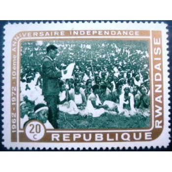 Selo postal de Ruanda de 1972 President Kayibanda Addressing N