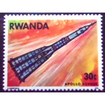 Selo postal de Ruanda de 1976 Soyuz in Space M