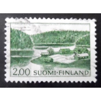 Imagem similar à do selo postal da Finlândia de 1964 Farm on Lake Shore