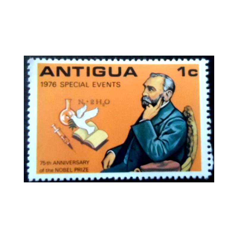 Selo postal de Antigua de 1976 Alfred Nobel