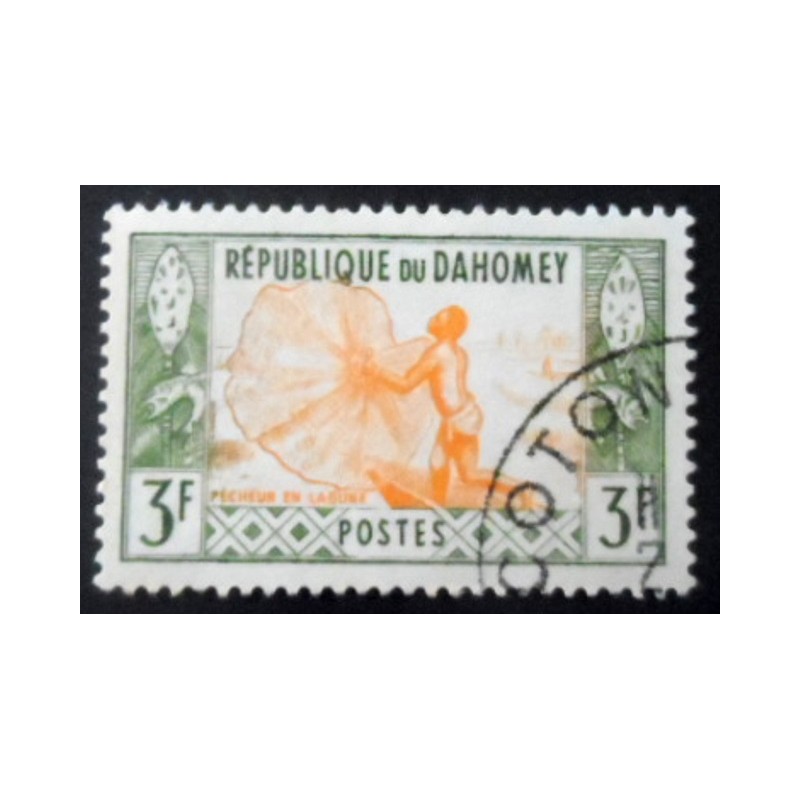 Selo  postal de Dahomey de 1961 Fisherman in the lagoon MCC