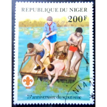 Selo postal do Niger de 1982 On raft