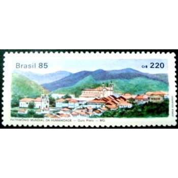 Selo postal do Brasil de 1985 Ouro Preto M