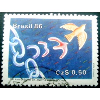 Imagem similar à do selo postal do Brasil de 1986 Anistia Internacional U