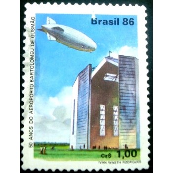 imagem similar à do selo postal do Brasil de 1988 Bartolomeu de Gusmão U