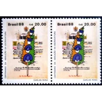 Par de selos comemorativos do Brasil de 1988 Lei Áurea M