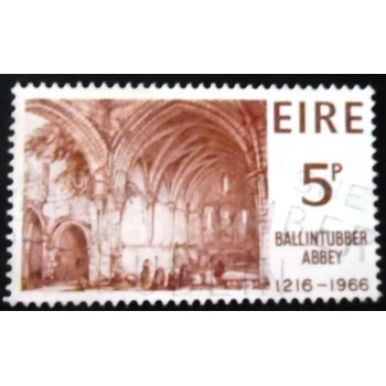 Selo postal da Irlanda de 1966 Ballintubber Abbey