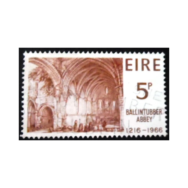 Selo postal da Irlanda de 1966 Ballintubber Abbey