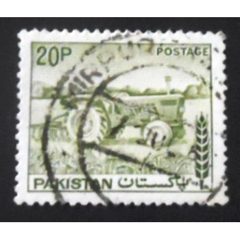 Selo postal do Paquistão de 1979 Tractor 20