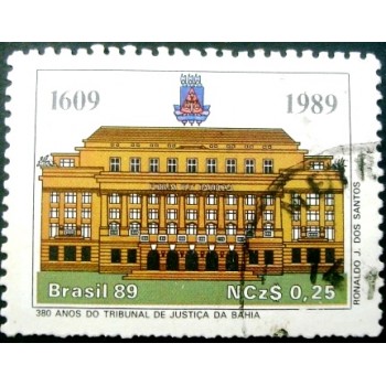 Imagem similar á do selo postal do Brasil de 1989 Tribunal Justiça  U