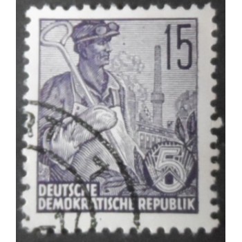 Selo postal da Alemanha Oriental de 1955 Foundry Worker