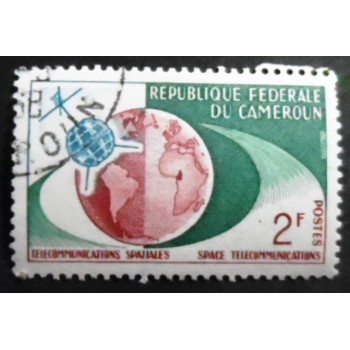 Selo postal de Camarões de 1963 Telstar and Globe 2