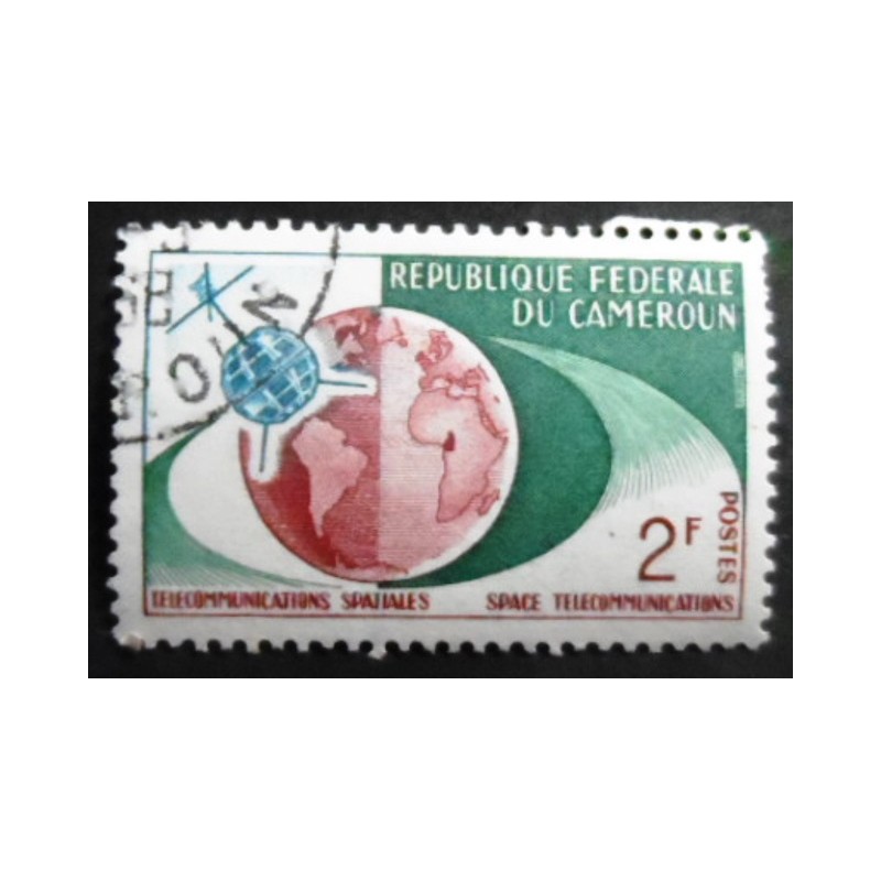 Selo postal de Camarões de 1963 Telstar and Globe 2