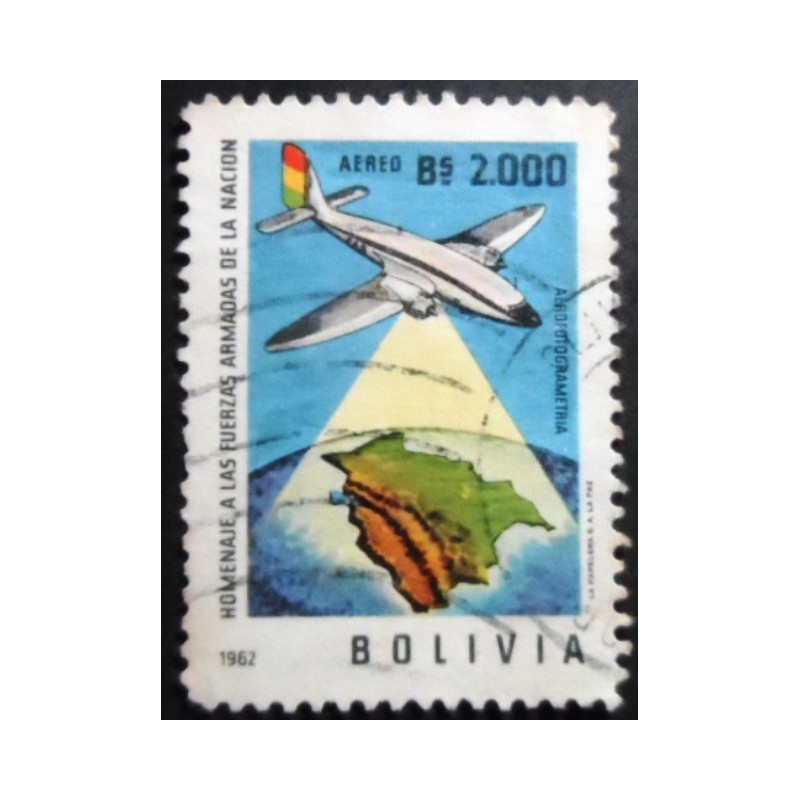 Selo postal da Bolívia de 1962 Airplane over map of Bolivia