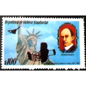 Selo postal da Guiné Equatorial de 1979 Flies around Statue of Liberty