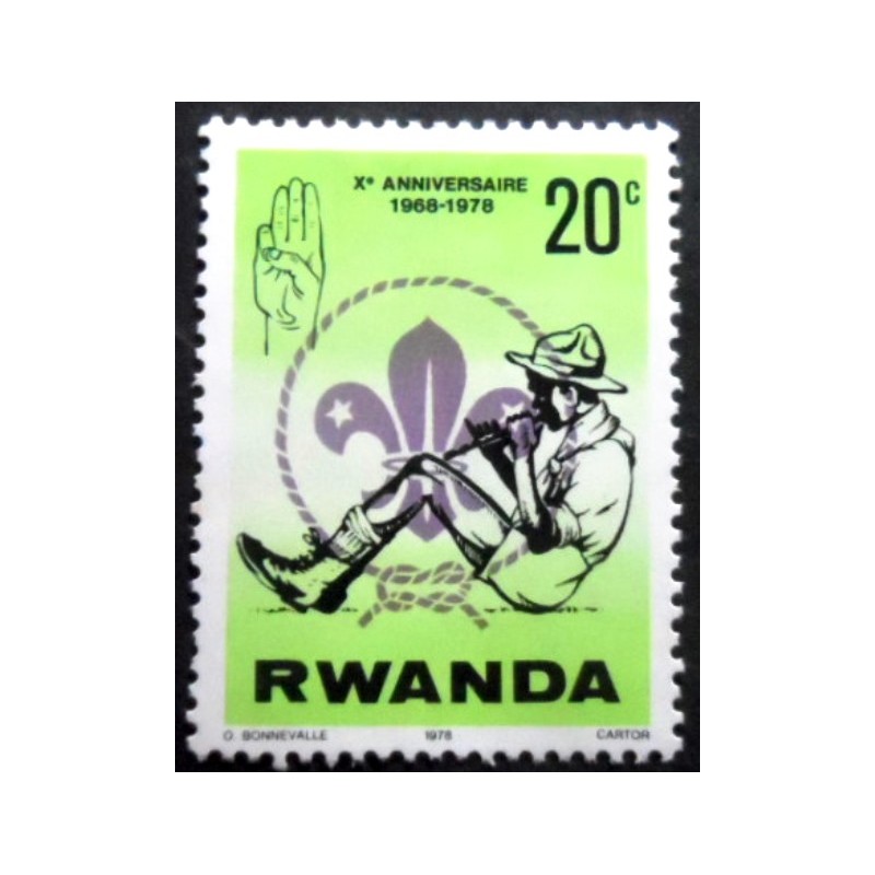 Selo postal de Ruanda de 1978 Scout and Scout Emblem