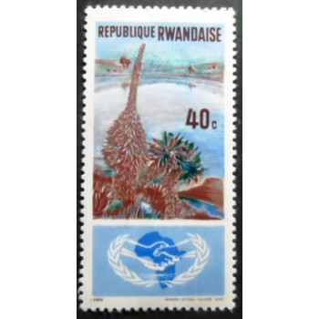 Selo postal da Ruanda de 1965 Lake