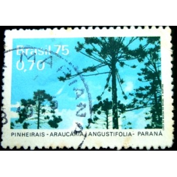 Selo postal do Brasil de 1975 Araucária U